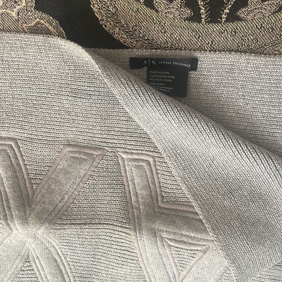 Gray Armani exchange scarf - Picture 9 of 9